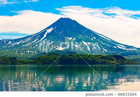 Picturesque summer reflection of Ilyinsky volcano Picturesque summer reflection of Ilyinsky volcano 66655884