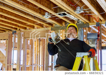 Installation electrical for light bulb hanging 66656321