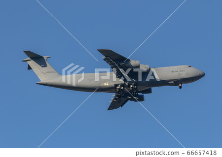 US Air Force C-5M long-distance transport aircraft (Fussa, Tokyo) US Air Force C-5M long-distance transport aircraft (Fussa, Tokyo) 66657418