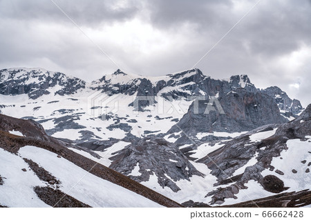 Beautiful winter landscape with snow-covered mountains.Turkey,Nigde 66662428