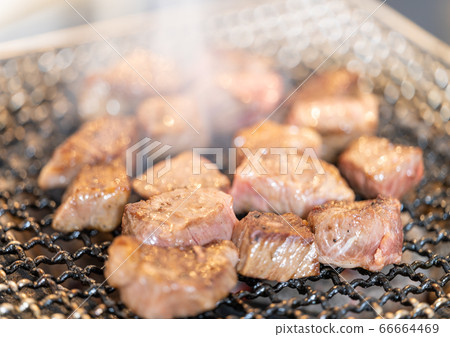 Charcoal grilled Japanese black beef (domestic) dice steak Charcoal grilled Japanese black beef (domestic) dice steak 66664469