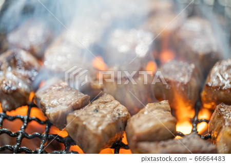Charcoal grilled Japanese black beef (domestic) dice steak Charcoal grilled Japanese black beef (domestic) dice steak 66664483