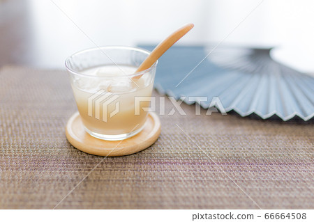 Sweet Sake 66664508