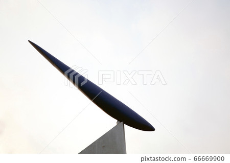 Blue sculpture in the wind blowing from afar Blue sculpture in the wind blowing from afar 66669900