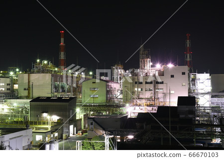 化工廠“金花高砂工廠”的夜景 化工廠“金花高砂工廠”的夜景 66670103