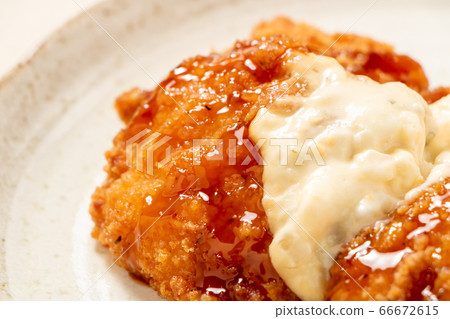 Chicken nanban/tartar sauce. 66672615
