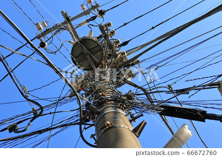 Cable and electric pole 66672760