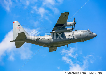 C-130H transport plane taking off from Yokota Air Base (Fussa City, Tokyo) C-130H transport plane taking off from Yokota Air Base (Fussa City, Tokyo) 66679988