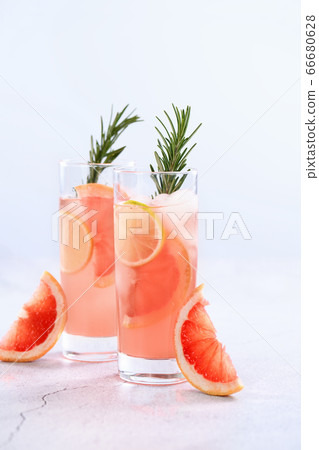 cocktail of fresh pink Paloma 66680628