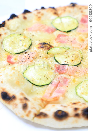 Delicious zucchini and bacon pizza Delicious zucchini and bacon pizza 66680809