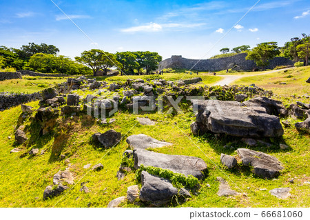 今歸仁城外石牆的風景 66681060