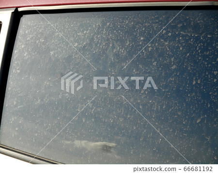 Dirty car window 66681192