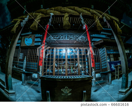 百草八man宮在晚上 66681616