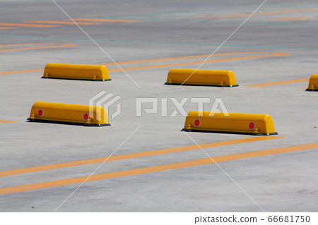 一個輪子塞子 66681750