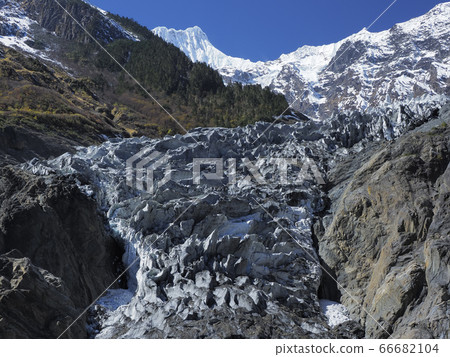 中國雲南香格里拉德欽明永冰川 中國雲南香格里拉德欽明永冰川 66682104