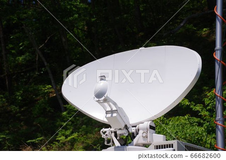 TV station broadcast car antenna 66682600