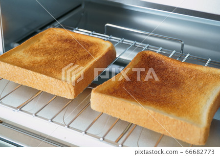 Toast 66682773