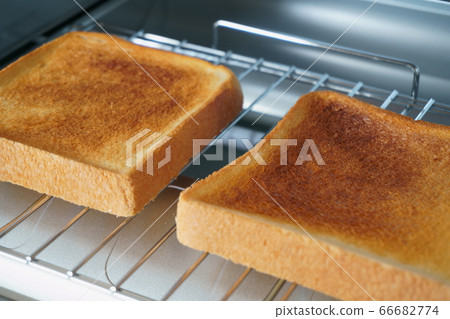 Toast 66682774