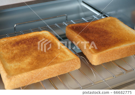 Toast 66682775