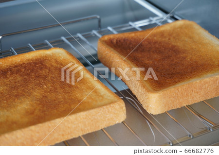 Toast 66682776