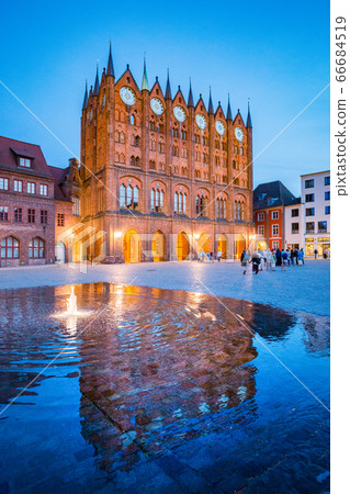 Historic town of Stralsund at twilight, Mecklenburg-Vorpommern, Germany Historic town of Stralsund at twilight, Mecklenburg-Vorpommern, Germany 66684519