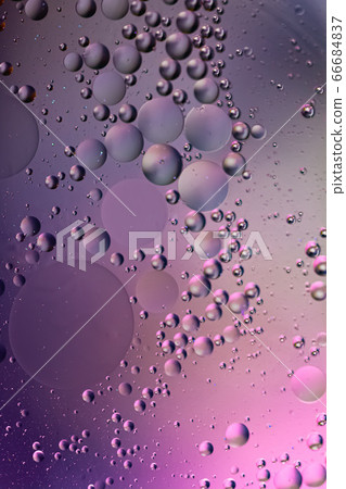 Close-up pink and purple bubbles abstract background Close-up pink and purple bubbles abstract background 66684837