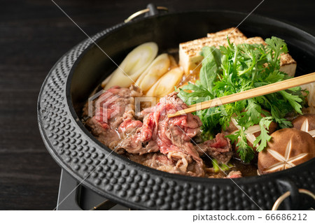 Sukiyaki domestic beef cut off 66686212