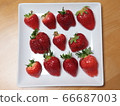 Many types of lined strawberries 66687003