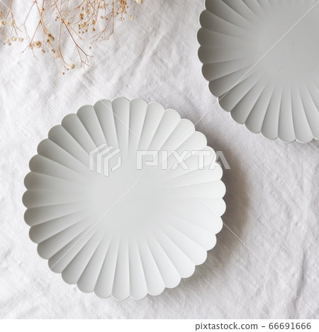 Japanese style cute plate (white, flower shape) 66691666