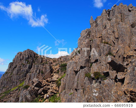 Cradle Mountain columnar joints Cradle Mountain columnar joints 66695919