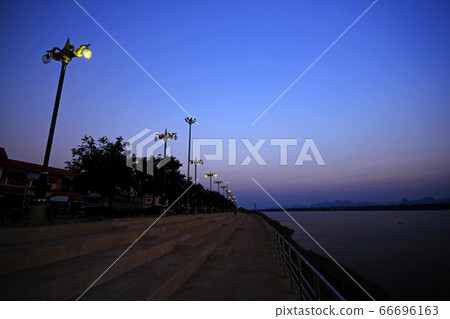 Evening scenery by the river 66696163
