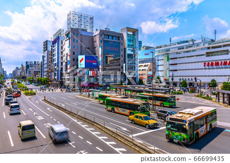 看在東京都市風景風景Kinshicho駐地等在日本 66699435