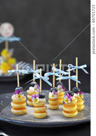 煎餅穀物pinchos藍莓 煎餅穀物pinchos藍莓 66701725