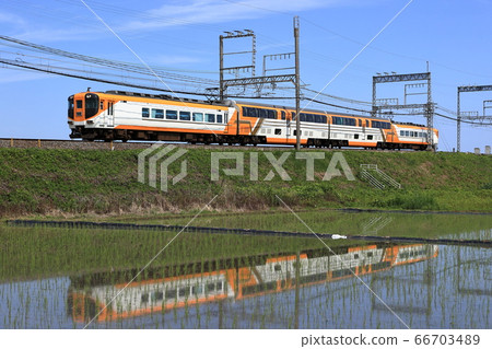 Kintetsu Express 66703489