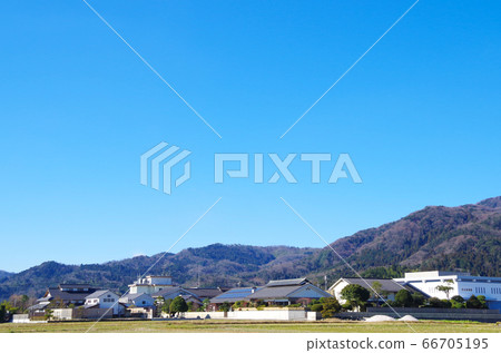 Refreshing morning scenery of Sagi-no-yu hot spring town... Yasugi City, Shimane Prefecture (clear weather) Refreshing morning scenery of Sagi-no-yu hot spring town... Yasugi City, Shimane Prefecture (clear weather) 66705195