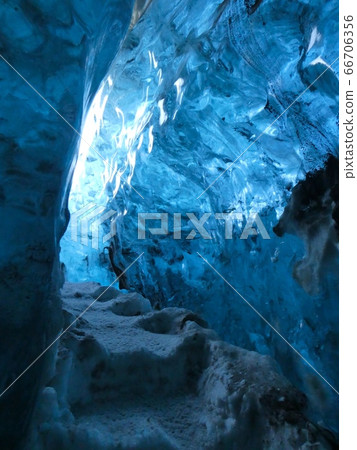 Ice cave in iceland 66706356