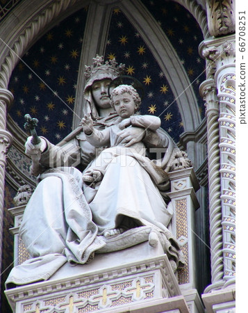 Mary statue Mary statue 66708251