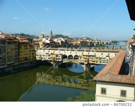 Ponte Vecchio (from Uffizi Gallery) Ponte Vecchio (from Uffizi Gallery) 66708252