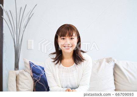 House time STAY HOME Self-restraining Living TV Video viewing Female House time STAY HOME Self-restraining Living TV Video viewing Female 66709093