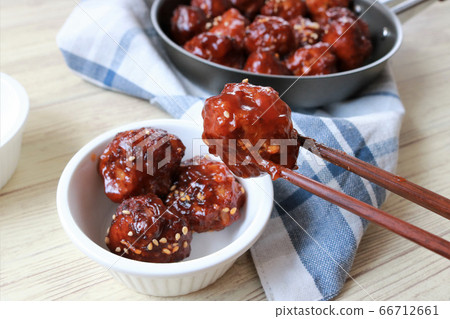 Meat dumpling sweet and sour sauce 66712661