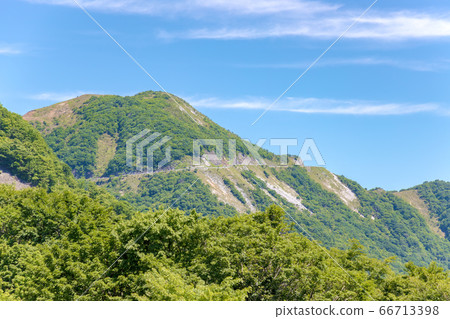 Mt. Ibuki (June, clear morning) 66713398