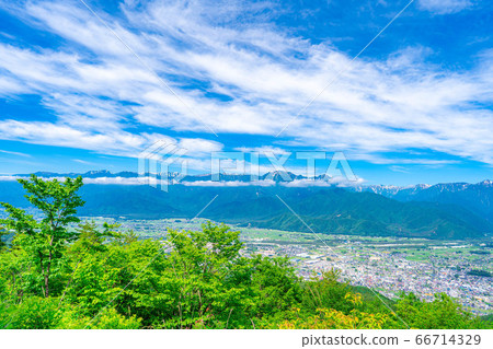 初夏從高k山天文台看到的大町市[長野縣] 66714329