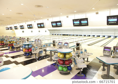 保齡球館的內部視圖 66715701