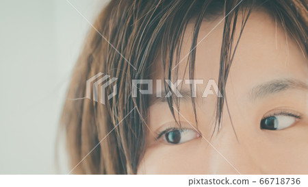 三十多歲的婦女 66718736
