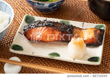 照燒棕鮭魚 66719345