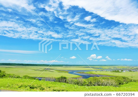 Kiritappu moorland of Hokkaido blue sky 66720394