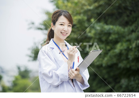 Medical staff with medical chart and pen 66722654
