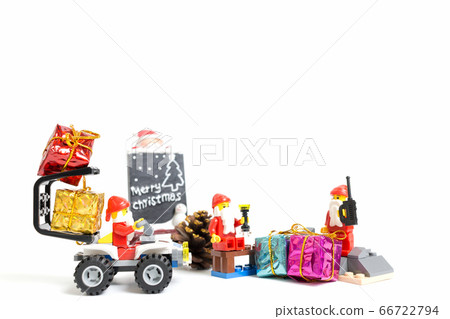 Lego Santa Claus minifigure with Christmas scene Lego Santa Claus minifigure with Christmas scene 66722794