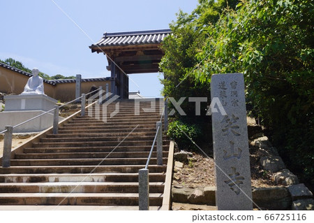 Shozanji Temple in Chofu, Shimonoseki City, Yamaguchi Prefecture Shozanji Temple in Chofu, Shimonoseki City, Yamaguchi Prefecture 66725116