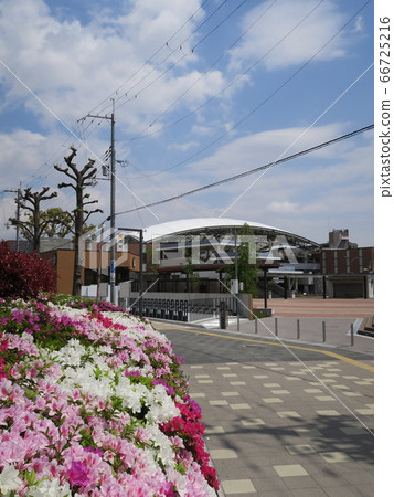 到達春天的阪神電車甲子園站 到達春天的阪神電車甲子園站 66725216